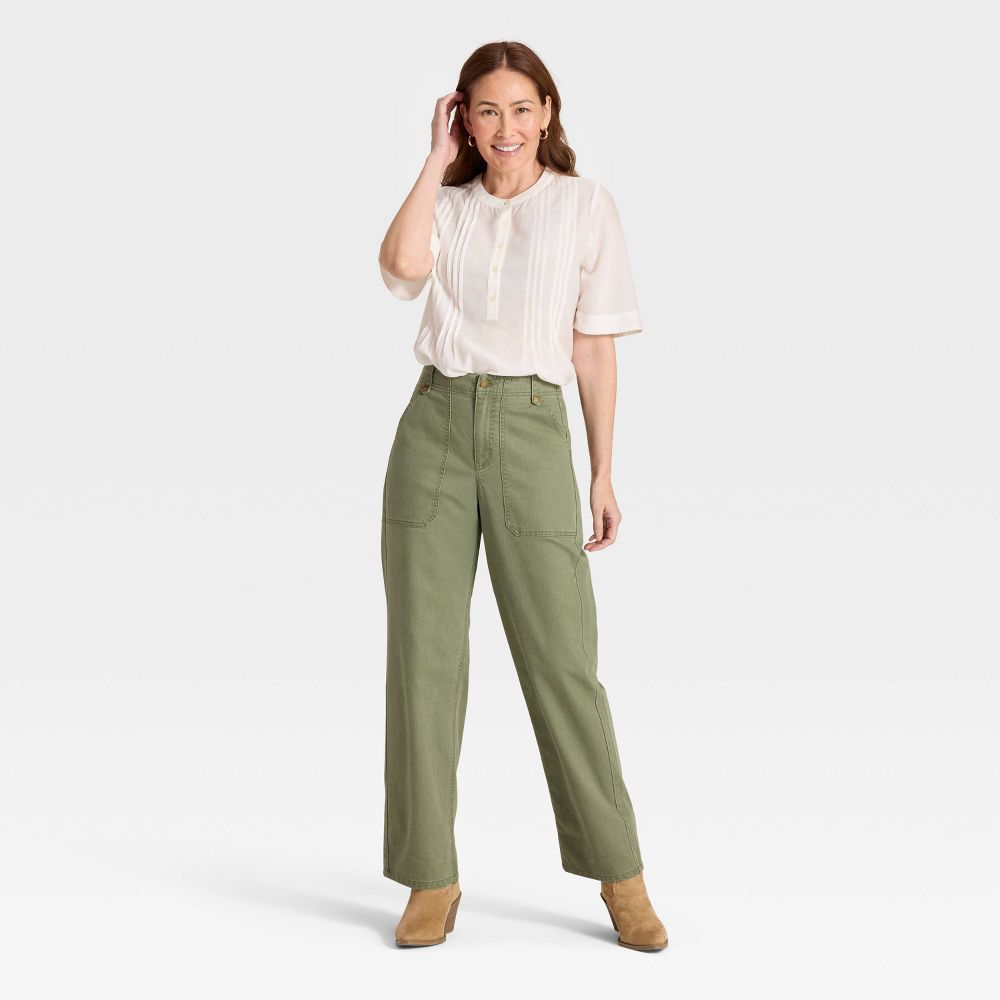 New - Women's Mid-Rise Straight Leg Cargo Pants - Universal Thread™ Green 0