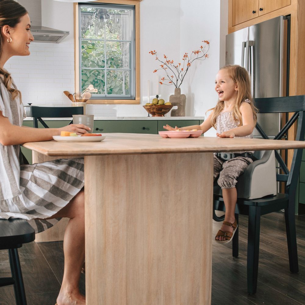 New - Chicco Cinch Booster Seat - Mocha