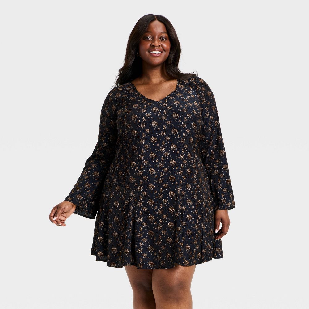New - Women's Bell Long Sleeve Godet Mini A-Line Dress - Universal Thread™ Navy Blue Floral 4X