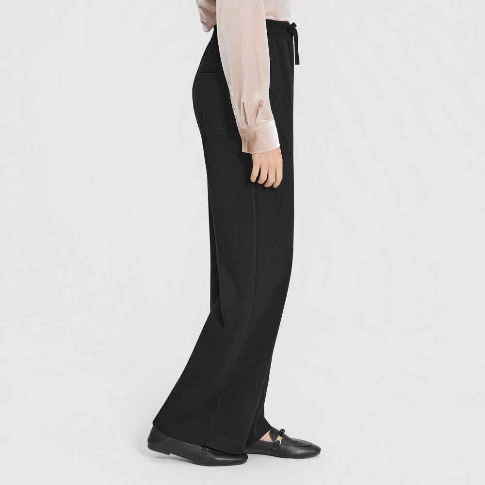New - Women's Texture Pull-On Pants - Universal Thread™ Black L