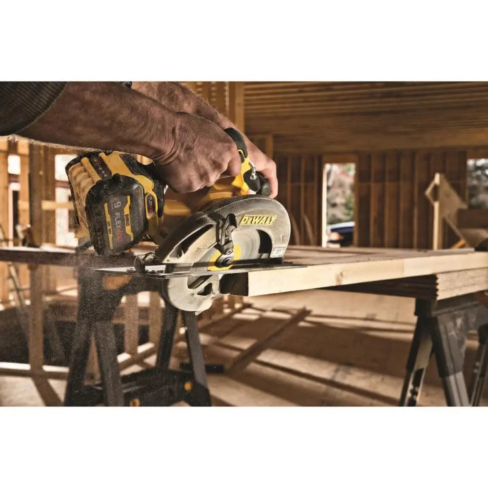 Open Box - DEWALT FLEXVOLT 60-Volt MAX Cordless Brushless 7-1/4 in. Circular Saw with Brake (Tool-Only) DEWALT