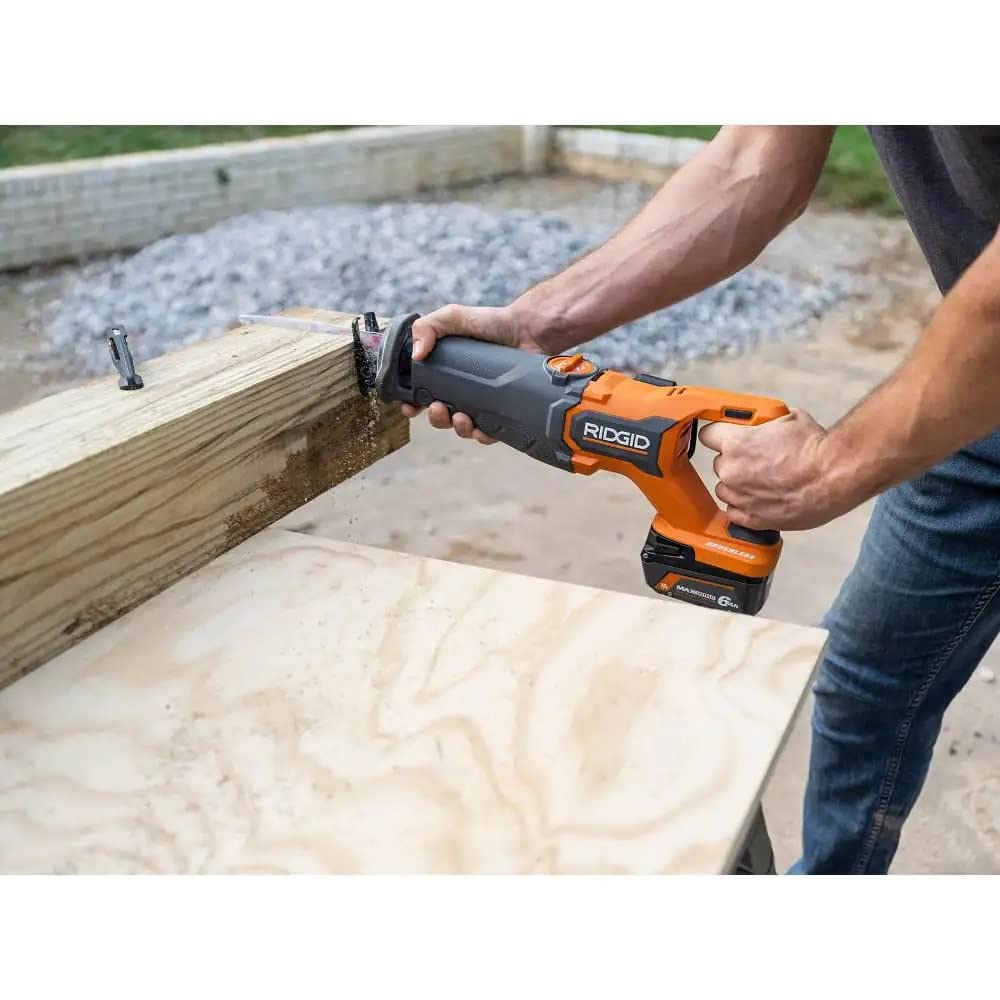 Open Box -  RIDGID 18V 6.0 Ah and 4.0 Ah MAX Output Lithium-Ion Batteries and Charger Kit with Bag RIDGIDBullseye Deals