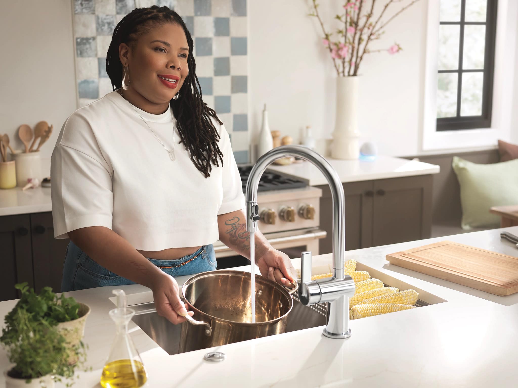 Open Box - Moen 7622EWC - Kitchen Faucet