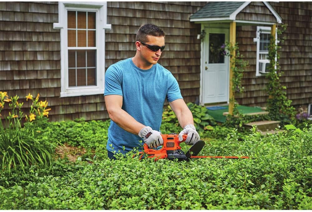 Open Box -  BLACK+DECKER BEHT150 - 3.2AMP 17IN ELECTRIC HEDGE TRIMMER