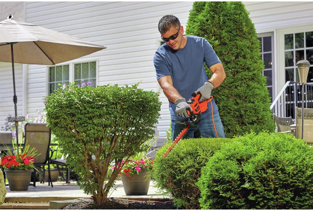 Open Box -  BLACK+DECKER BEHT150 - 3.2AMP 17IN ELECTRIC HEDGE TRIMMER
