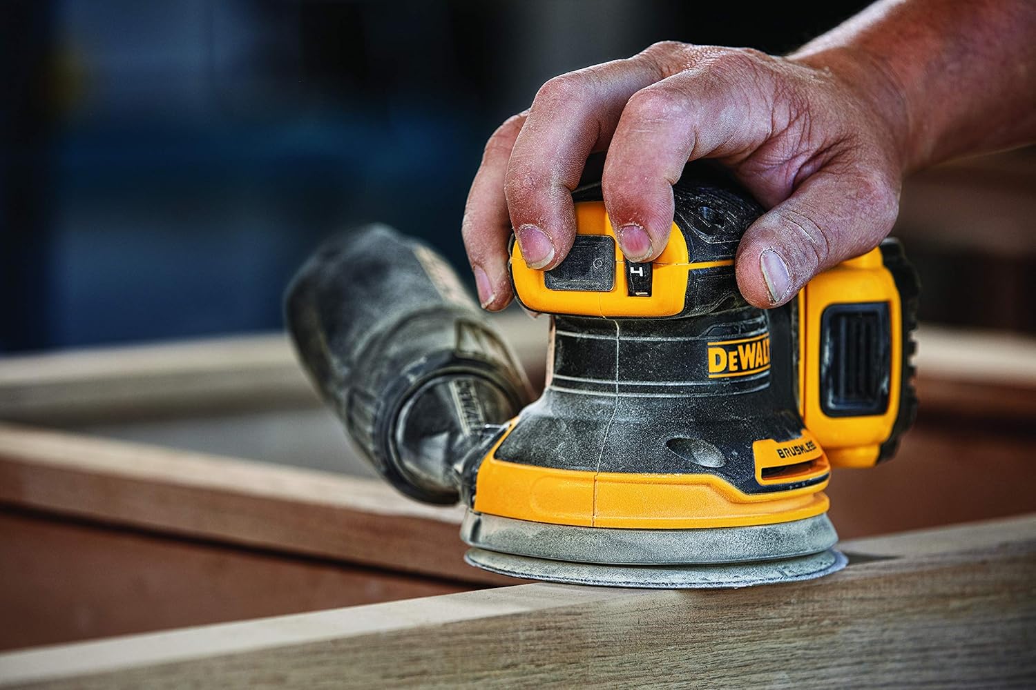 Open Box -  Dewalt-DCW210P1 DEWALT 20-Volt Brushless Variable Speed Cordless Random Orbital Sander (Battery Included)
