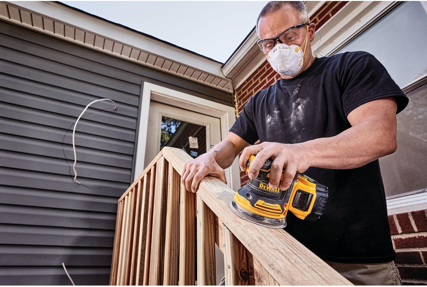 Open Box -  Dewalt-DCW210P1 DEWALT 20-Volt Brushless Variable Speed Cordless Random Orbital Sander (Battery Included)