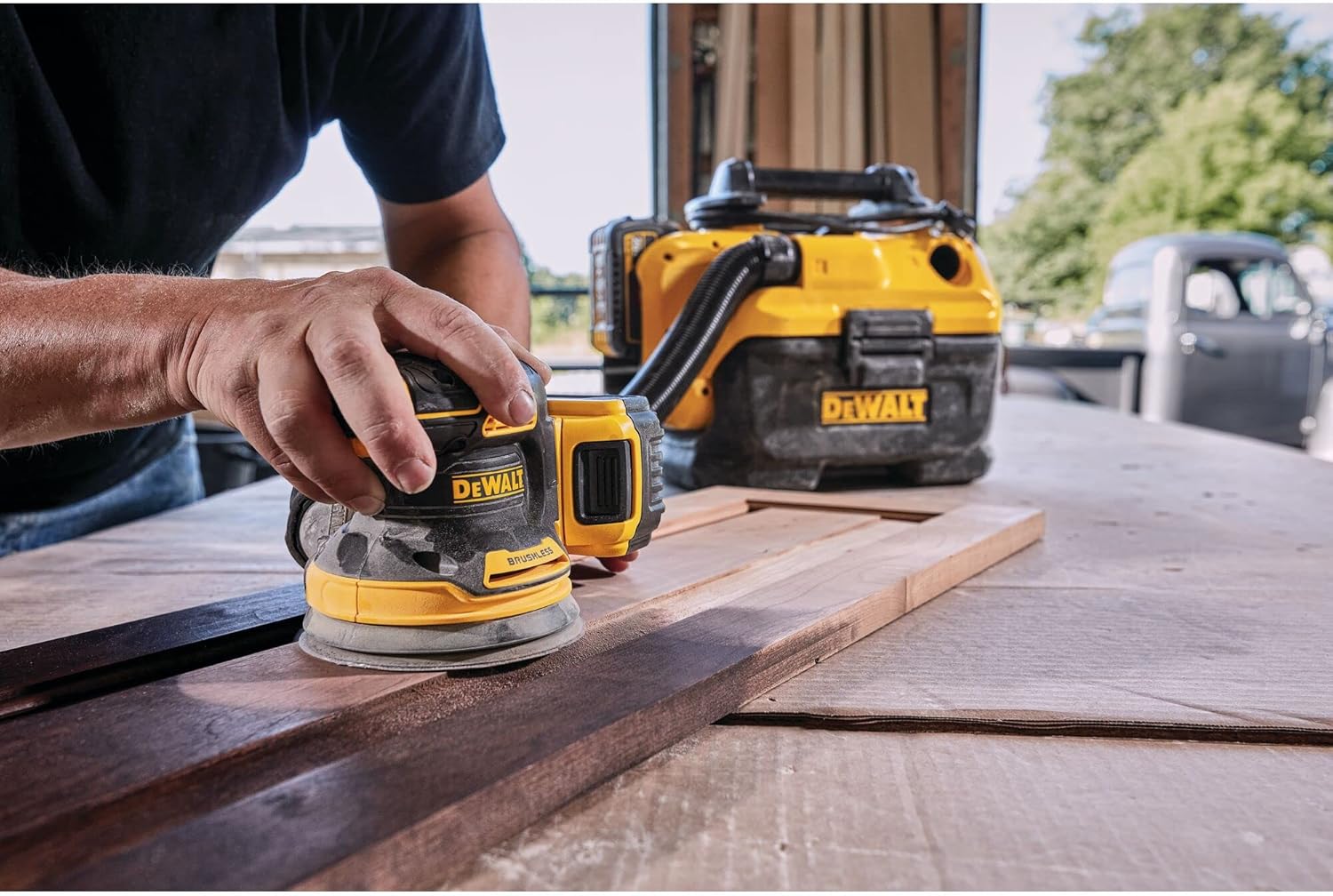Open Box -  Dewalt-DCW210P1 DEWALT 20-Volt Brushless Variable Speed Cordless Random Orbital Sander (Battery Included)
