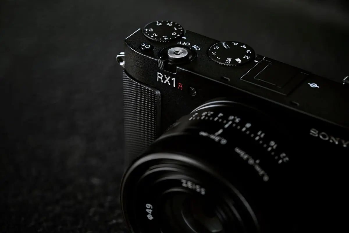 Certified Refurbished - Sony - Alpha RX1R III Premium compact camera - Black - DSCRX1RM3B SonyBullseye Deals