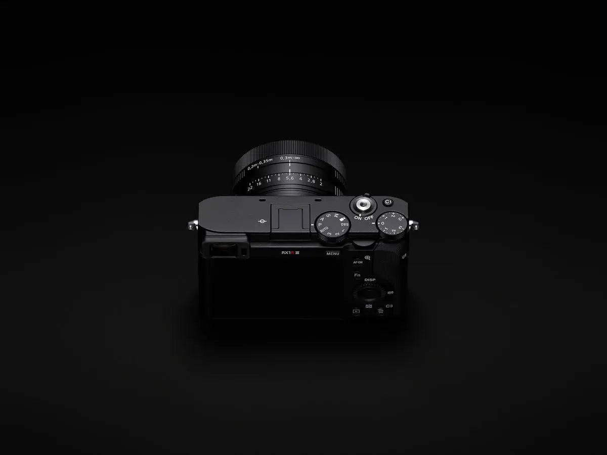 Certified Refurbished - Sony - Alpha RX1R III Premium compact camera - Black - DSCRX1RM3B SonyBullseye Deals
