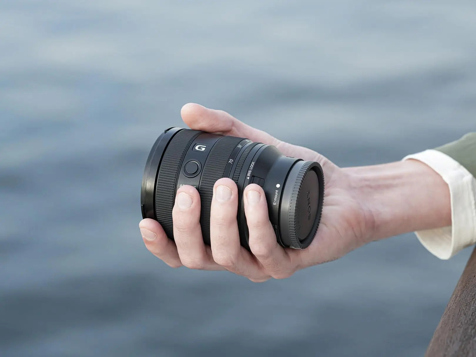 Certified Refurbished - Sony - FE 20-70mm F4 G Full Frame Standard Zoom Lens for E-mount Cameras - Black SonyBullseye Deals