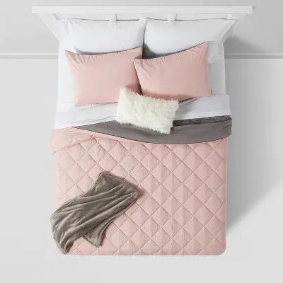 New - Room Essentials 5-Piece/Flannel Comforter Set Diamond Quilted Room EssentialsBullseye Deals