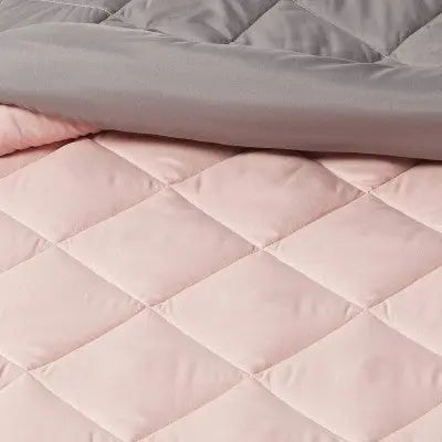 New - Room Essentials 5-Piece/Flannel Comforter Set Diamond Quilted Room EssentialsBullseye Deals