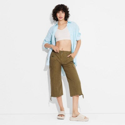 New - Wild Fable Women's Mid Rise Straight Leg Capri Pants Lightweight Wild FableBullseye Deals