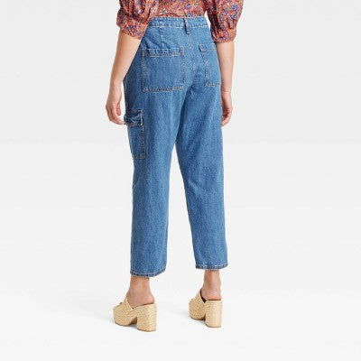 Universal Thread Women's Mid-Rise Distressed Boyfriend Jeans Ankle-Length Relaxed Fit, Medium Wash Universal ThreadBullseye Deals