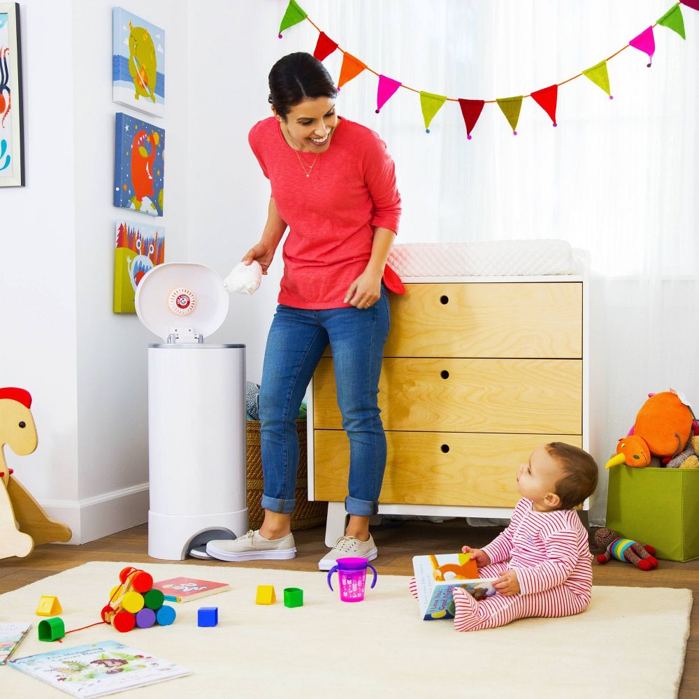 New - Munchkin STEP Diaper Pail, Powered by Arm & Hammer