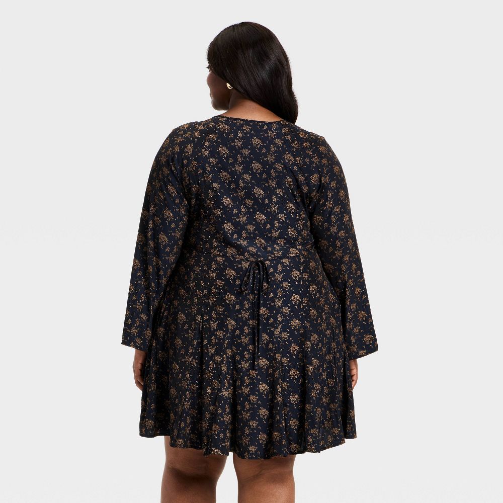New - Women's Bell Long Sleeve Godet Mini A-Line Dress - Universal Thread™ Navy Blue Floral 4X