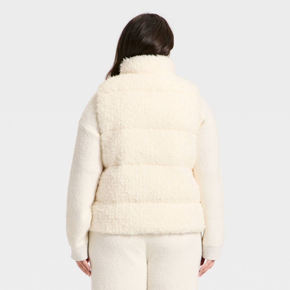 New - Women's Cozy Alpine Faux Shearling Puffer Vest - Universal Thread™ Cream 1X