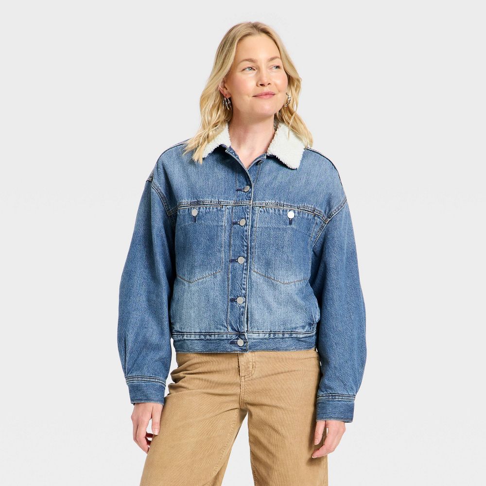 New - Women's Bubble Denim Jacket - Universal Thread™ Light Wash M