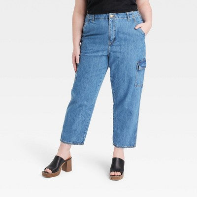 Universal Thread Women's Mid-Rise Distressed Boyfriend Jeans Ankle-Length Relaxed Fit, Medium Wash Universal ThreadBullseye Deals