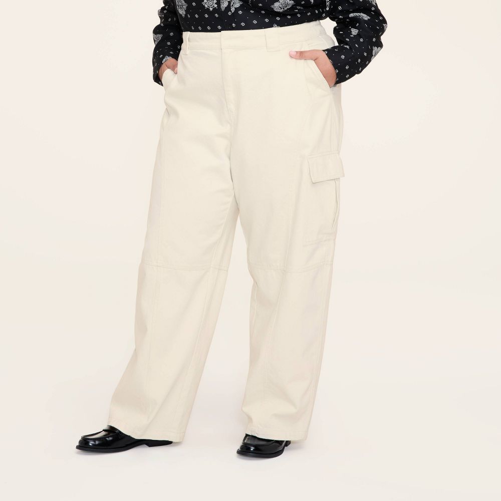 New - Women's Mid-Rise Barrel Leg Cargo Denim Pants - Woolrich x Target Cream 17