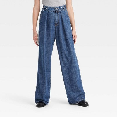 New - Universal Thread Women's High Rise Relaxed Leg Denim Midweight Universal ThreadBullseye Deals
