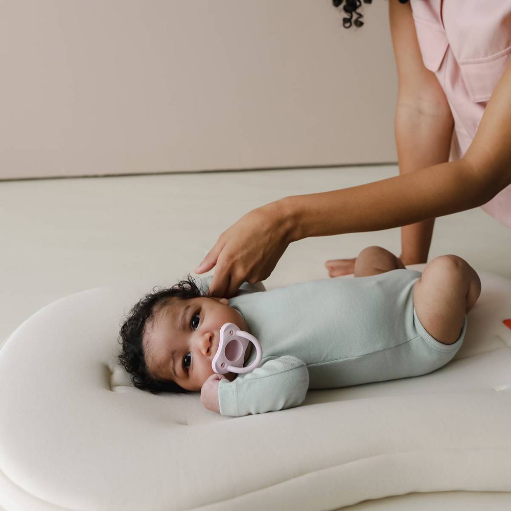 New - Snuggle Me Organic Curve Infant Lounger - Natural