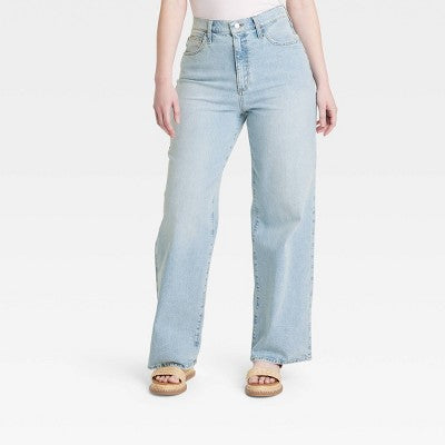 New - Universal Thread Women's High Waisted Wide Leg Cropped High-Rise Jeans, Light Wash Universal ThreadBullseye Deals