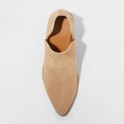 New - Universal Thread Women's Faux Suede Pull-On Ankle Western Boots Heel Universal ThreadBullseye Deals