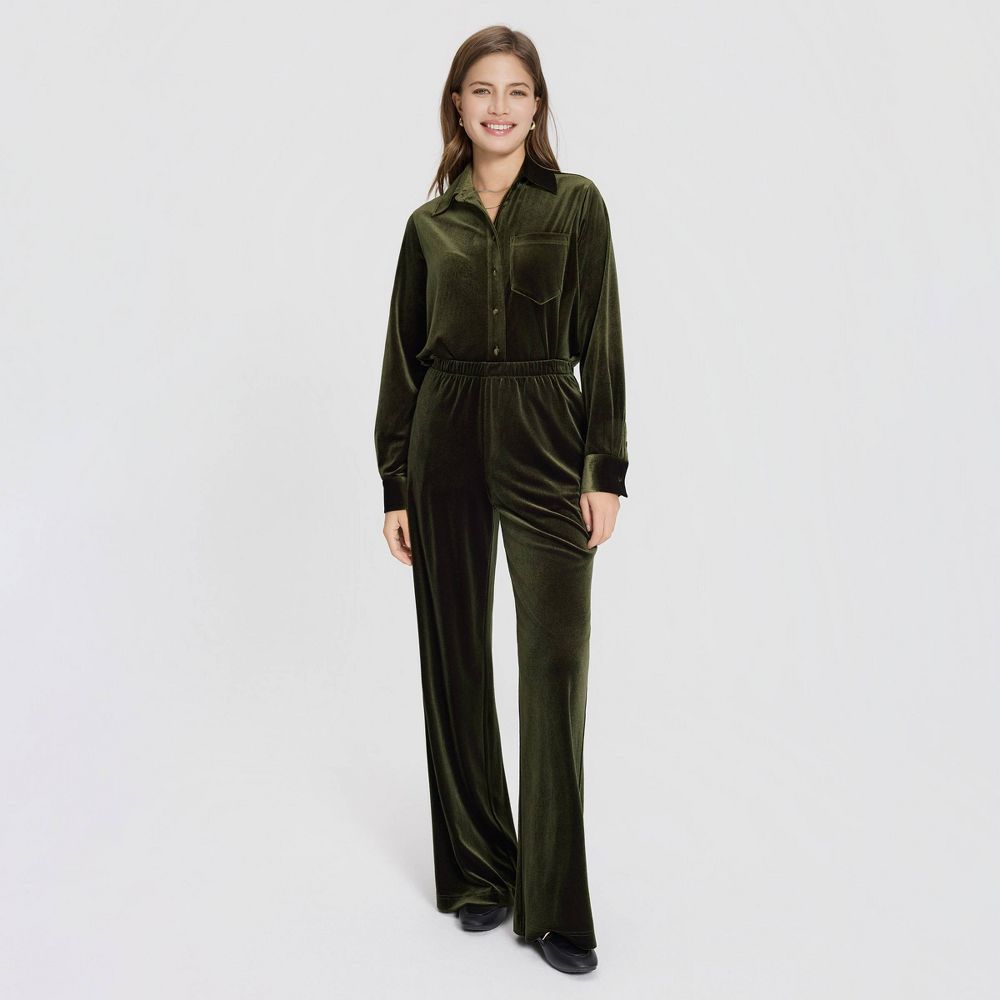 New - Women's Velvet Pull-On Pants - Universal Thread™ Moss Green XS