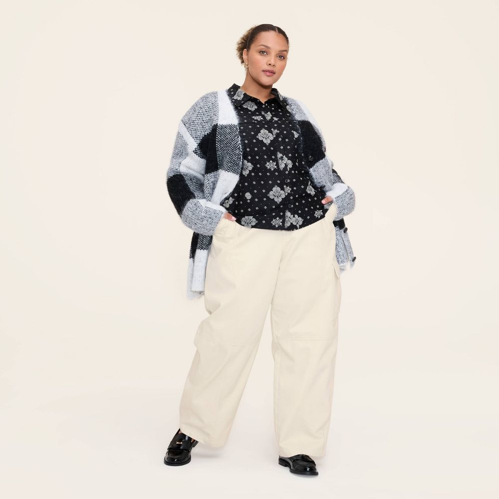 New - Women's Mid-Rise Barrel Leg Cargo Denim Pants - Woolrich x Target Cream 17