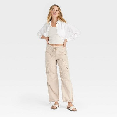 New - Women's Mid-Rise Straight Leg Cargo Pants - Universal Thread Universal ThreadBullseye Deals