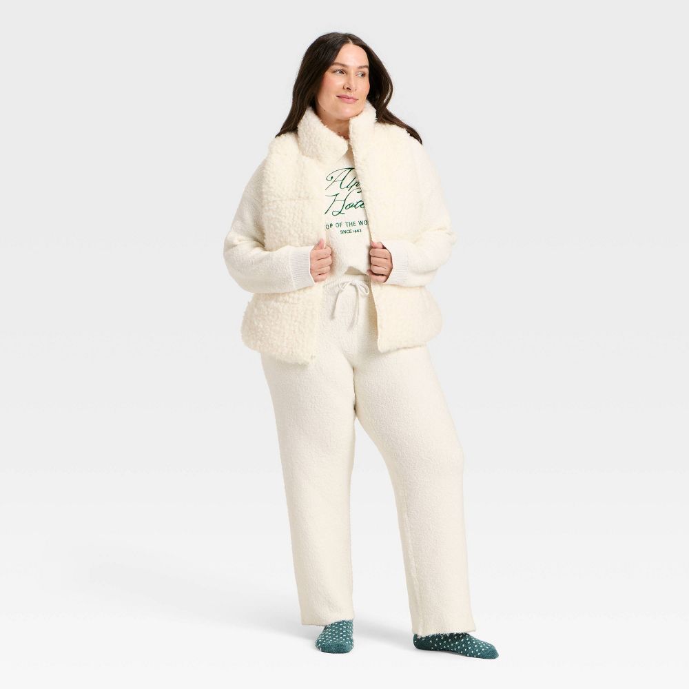New - Women's Cozy Alpine Faux Shearling Puffer Vest - Universal Thread™ Cream 1X