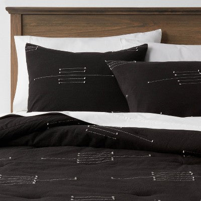 Open Box - Clipped Linework Comforter & Sham Set - Threshold ThresholdBullseye Deals