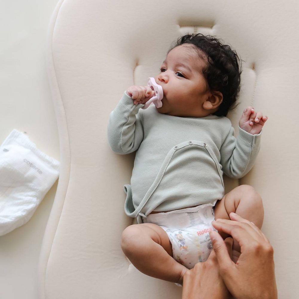 New - Snuggle Me Organic Curve Infant Lounger - Natural