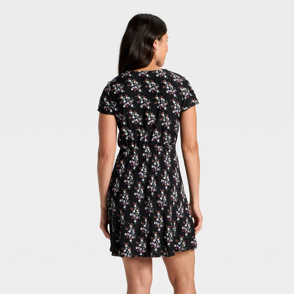 New - Women's Short Sleeve Mini A-Line Dress - Universal Thread™ Black Floral L