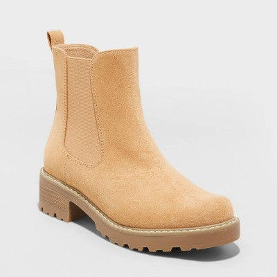 Women's Celina Chelsea Boots - Universal Thread Universal ThreadBullseye Deals
