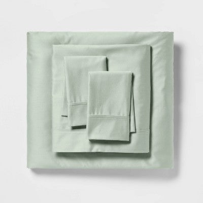 Threshold 400 Thread Count Cotton Sateen 4-Piece Sheet Set Luxurious ThresholdBullseye Deals
