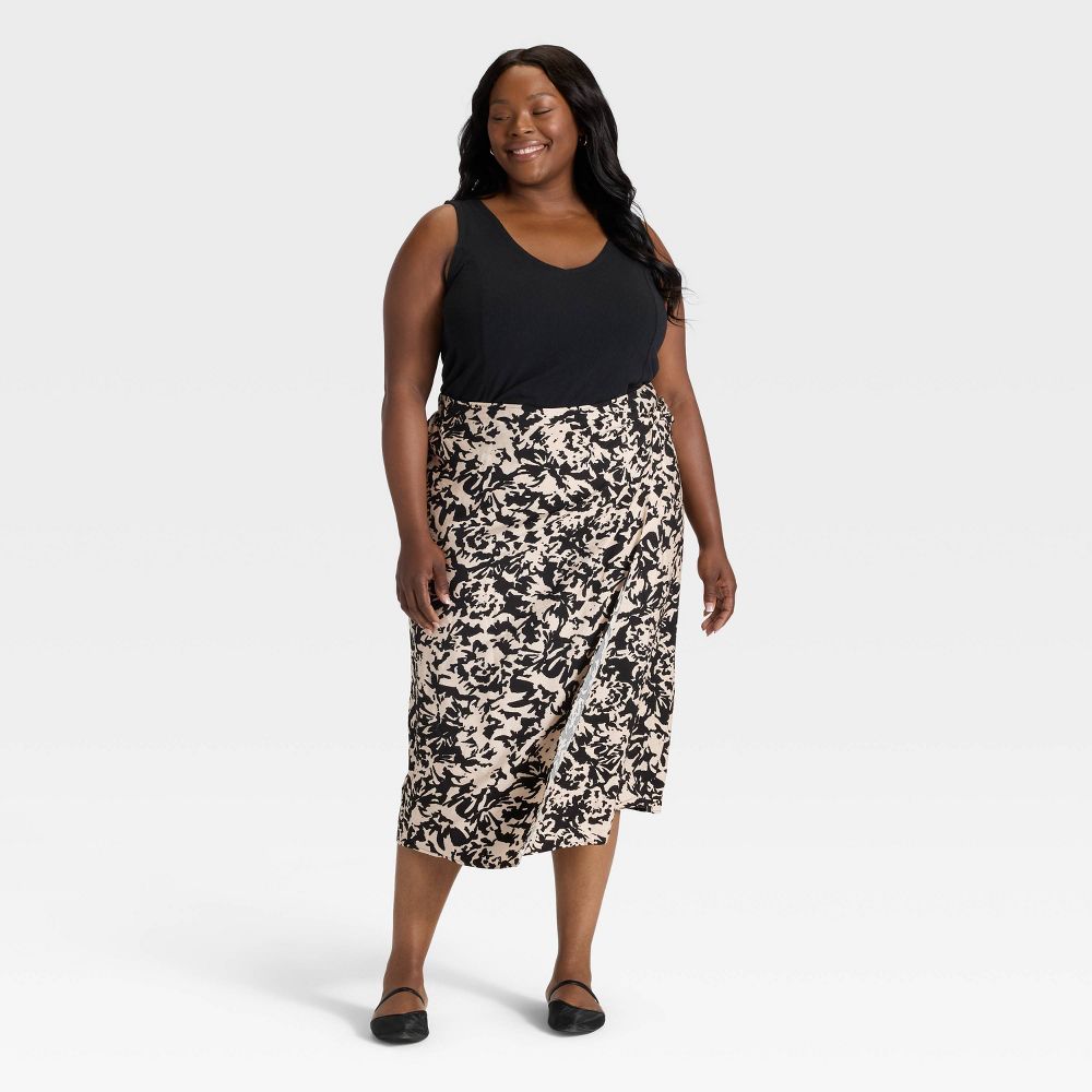 New - Women's Midi Wrap Skirt - Ava & Viv™ Black Abstract XXL