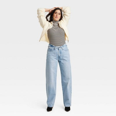 Universal Thread Women's Mid-Rise Baggy Jeans Classic 90's Vintage Straight Fit Universal ThreadBullseye Deals