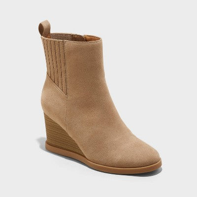 Women's Cypress Winter Boots - Universal Thread Universal ThreadBullseye Deals