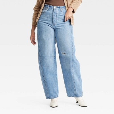 New - Universal Thread Women's Jeans Curved Leg High-Rise Relaxed Denim Universal ThreadBullseye Deals