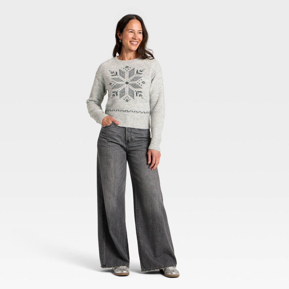 New - Women's Holiday Crewneck Pullover Sweater - Universal Thread™ Gray Snowflakes S