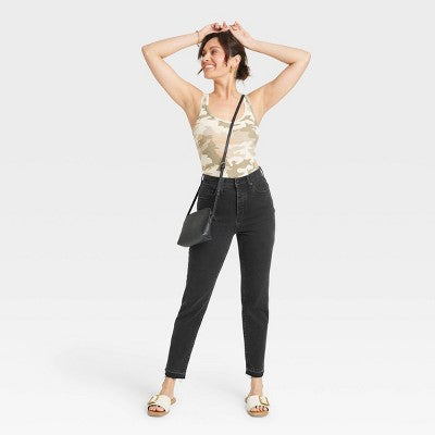 New - Universal Thread Women's High Rise Slim Leg Fit Full Jeans Midweight Universal ThreadBullseye Deals
