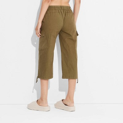 New - Wild Fable Women's Mid Rise Straight Leg Capri Pants Lightweight Wild FableBullseye Deals