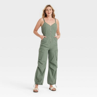 New - Women's Maxi Cargo Jumpsuit - Universal Thread Universal ThreadBullseye Deals