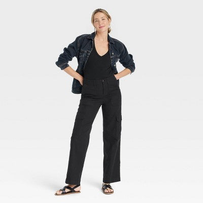 New - Women's Mid-Rise Straight Leg Utility Cargo Pants - Universal Thread Universal ThreadBullseye Deals