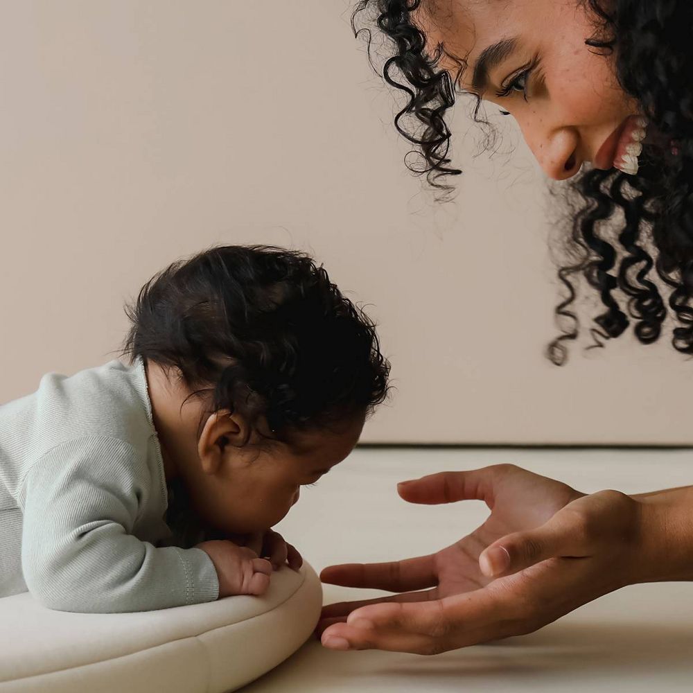 New - Snuggle Me Organic Curve Infant Lounger - Natural