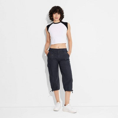 New - Wild Fable Women's Mid Rise Straight Leg Capri Pants Lightweight Wild FableBullseye Deals