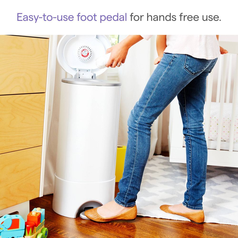 New - Munchkin STEP Diaper Pail, Powered by Arm & Hammer